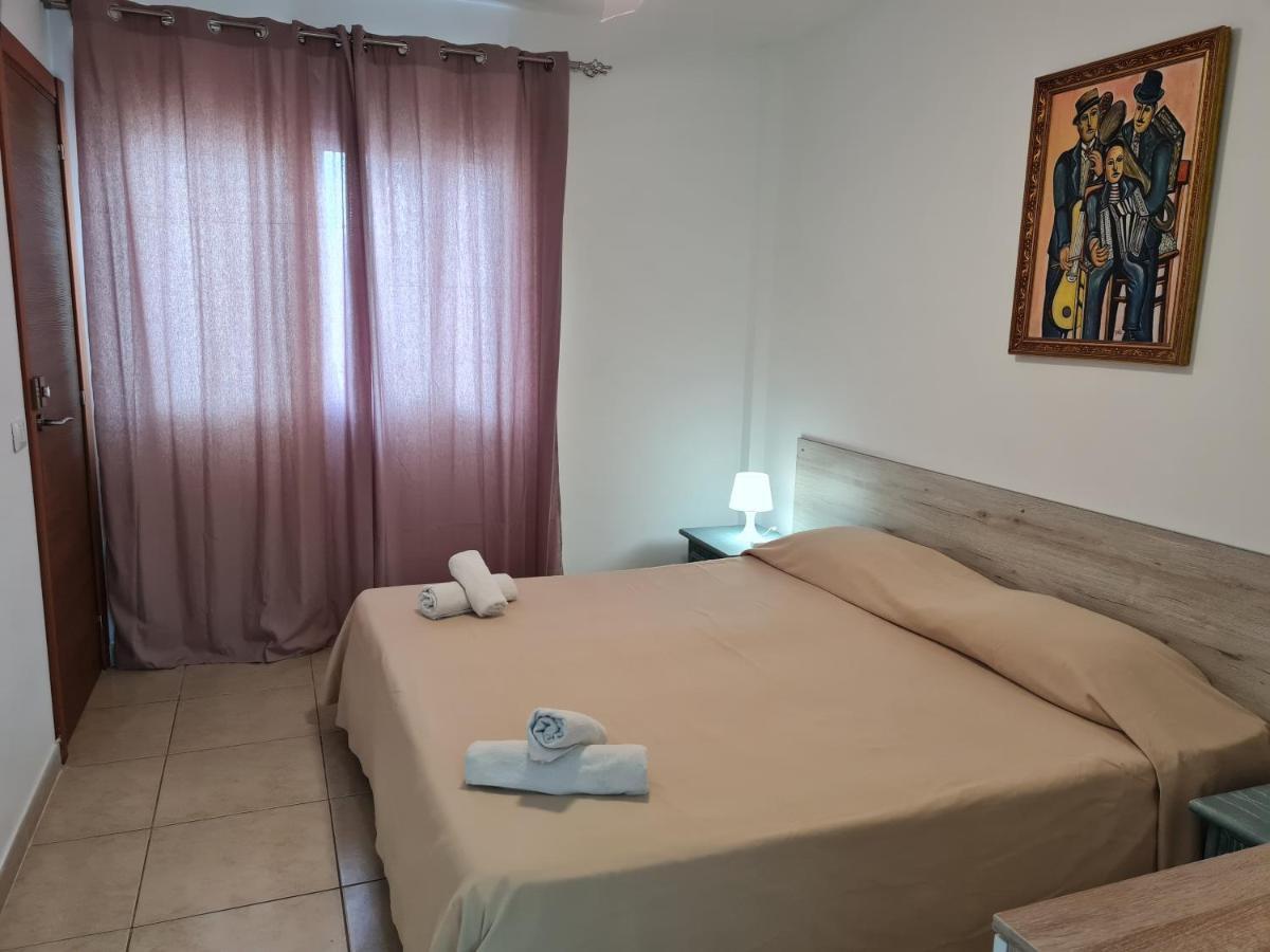 Habitaciones Nathaly Armenime Bagian luar foto