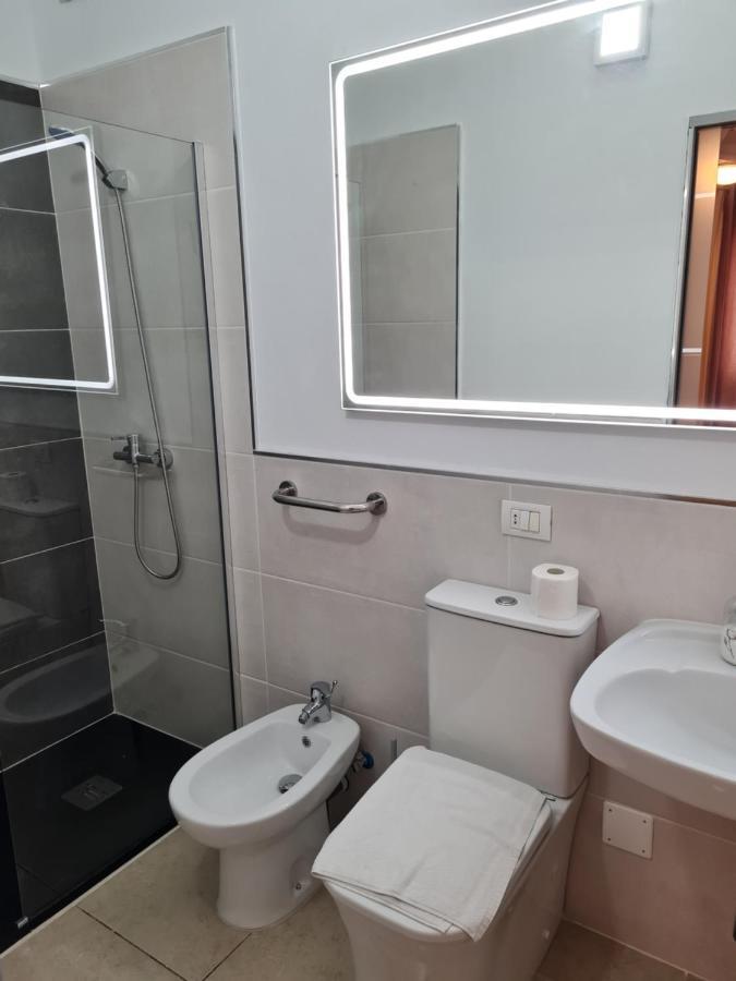 Habitaciones Nathaly Armenime Bagian luar foto