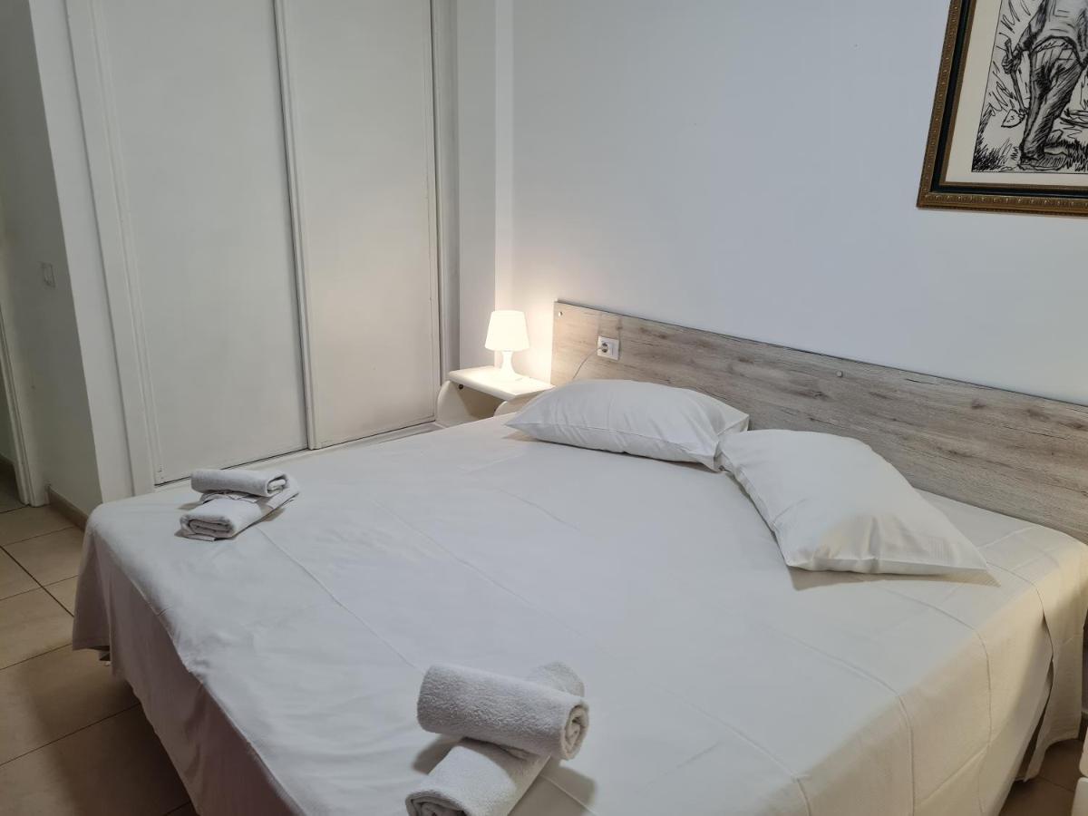 Habitaciones Nathaly Armenime Bagian luar foto